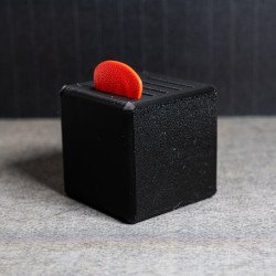 Parte trasera de un portapúas con forma de amplificador Marshall en color negro